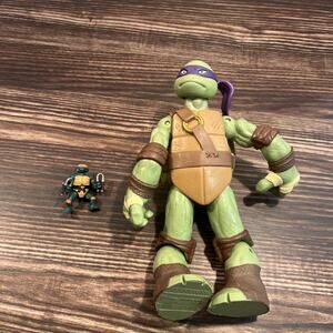 Donatello from the Teenage Mutant Ninja Turtles & Michelangelo Small T-200